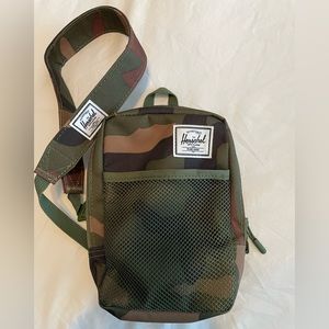 Herschel Supply Co. cross body bag
